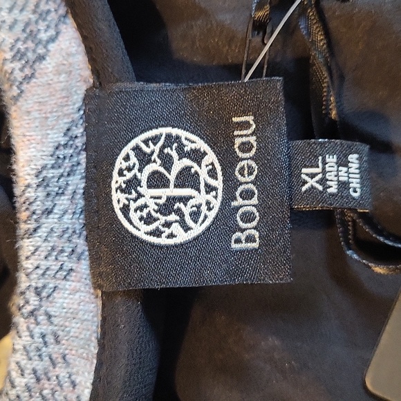 Bobeau layered-look plaid sweater with tie back. - Picture 5 of 8